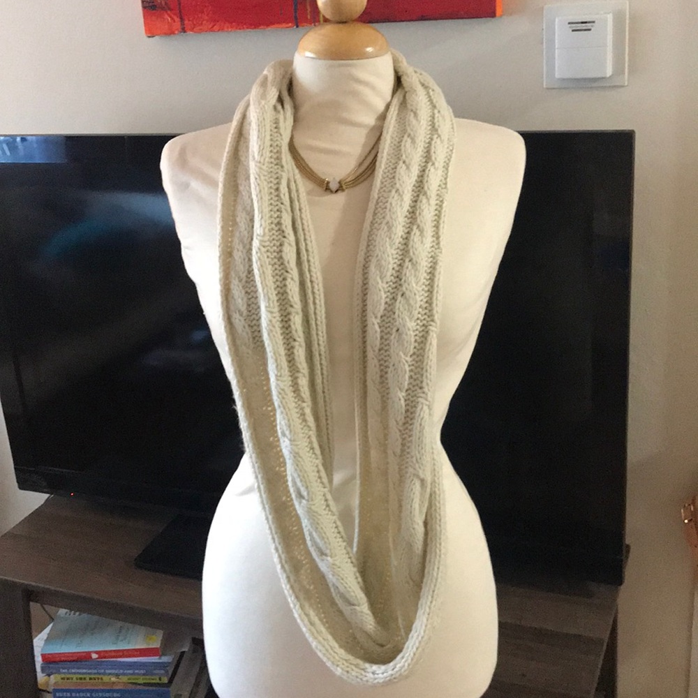 Betsy Johnson Cable Knit Infinity Scarf
